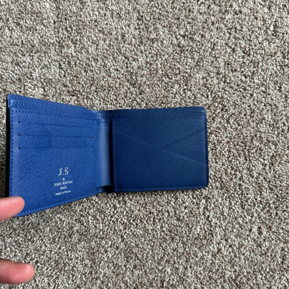 Blue Louis Vuitton men’s wallet - Picture 3 of 5